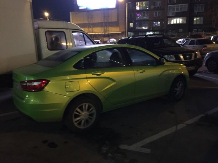 Фото Лады Весты в цвете Лайм