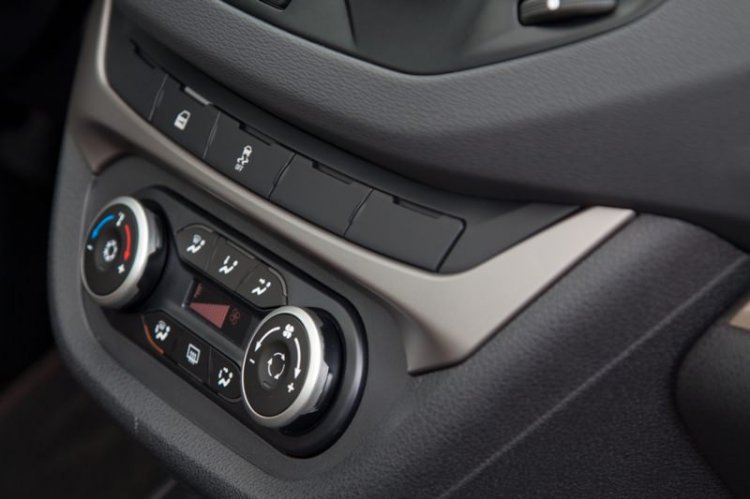 Скоро на рынок выйдет новая двухцветная Lada Vesta Black Edition 