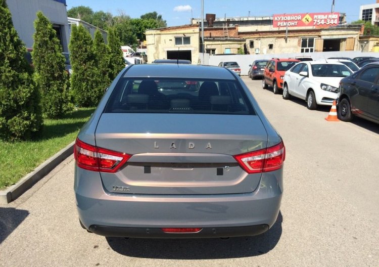 Фото Лады Весты в максимальной комплекстации