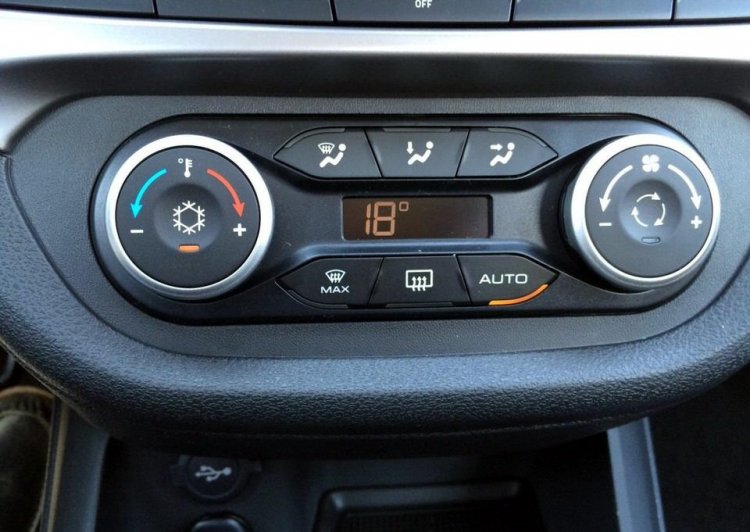 Фото Лады Весты в максимальной комплекстации