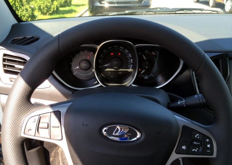 Фото Лады Весты в максимальной комплекстации