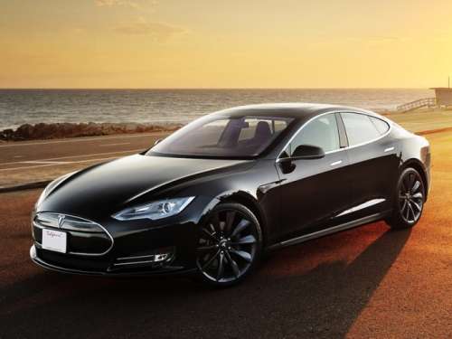 В РФ построят электрические заправки Tesla