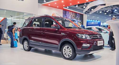 В РФ в продаже появится компактвэн Dongfeng 370 Glory