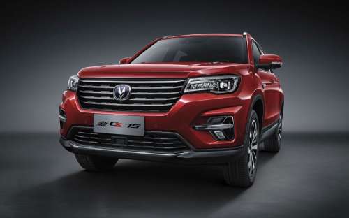 Новая версия кроссовера Changan дебютирует в России