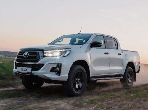 Toyota Hilux Exclusive Black оценили в РФ от 2 862 000 руб
