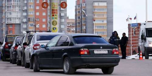 В Сочи ввели лимит на заправку авто: 20 л в руки