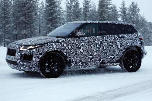 Новый кроссовер Jaguar E-Pace приехал на тесты