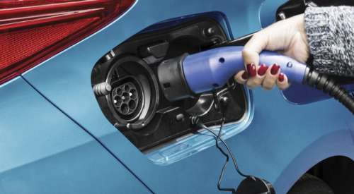 Toyota подготавливает электромобиль с несколькоминутной зарядкой