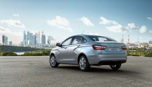 Пользователи LADA Vesta собирают подписи на её отзыв