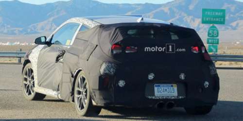 Новый Hyundai Veloster проходит тесты