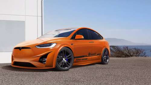 Электронный кросс Tesla Model X стал намного спортивнее