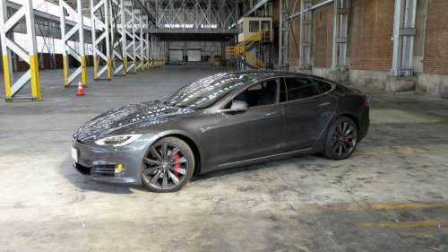 Tesla S P100D стала рекордсменом скорости