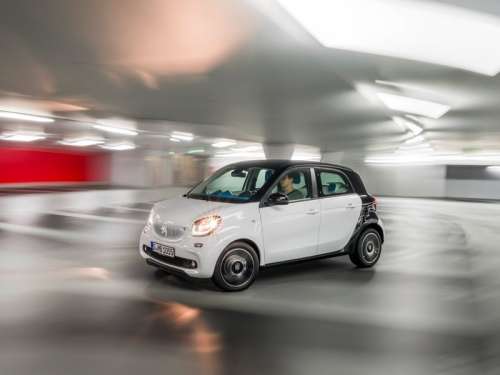 В России стартует отзыв Smart Forfour