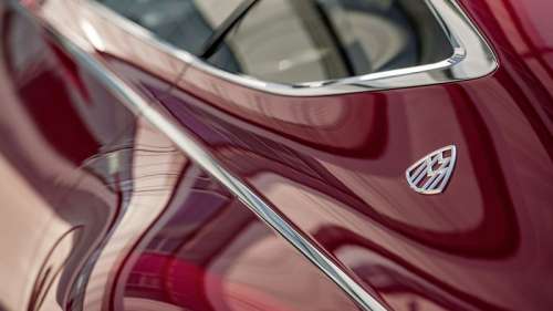 Мерседес подтверждает выпуск роскошного паркетника марки Maybach