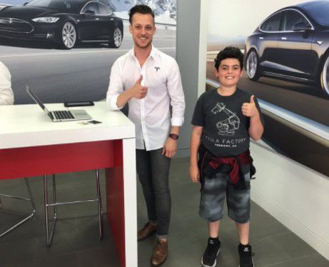 Самый молодой покупатель Tesla Model 3 - 14-летний мальчик