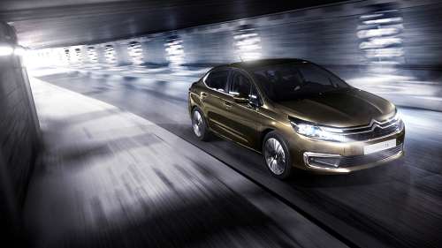 Обновленный седан Citroen C4 получил цену в рублях