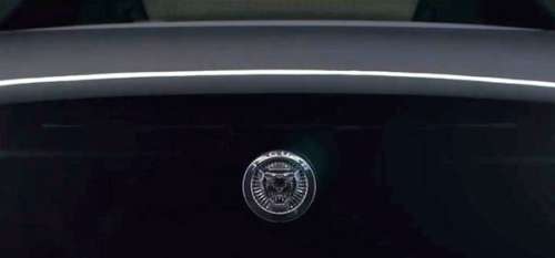 Компания Jaguar намекнула на дебют 1-го электрокроссовера