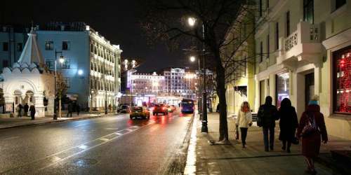 Москвичей попросили отказаться от поездок на летней резине