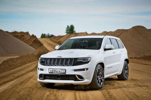 Jeep займется продажами «горячих» версий Grand Cherokee