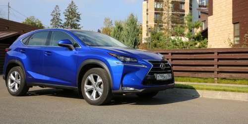 Lexus устраивает российский отзыв почти 19 000 авто