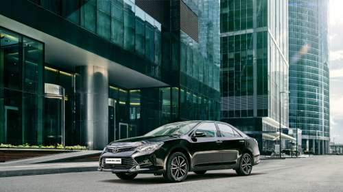 В российской Toyota Camry появился «Яндекс.Навигатор»