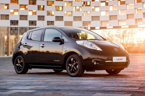 Дебютировал Nissan LEAF Black Edition