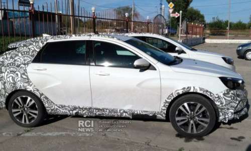 Появились первые снимки внутреннего убранства универсала Lada Vesta Cross